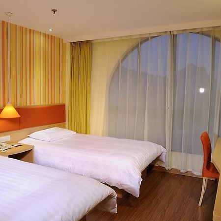 Home Inn Rushan Qingshan Road Вейхай Екстер'єр фото